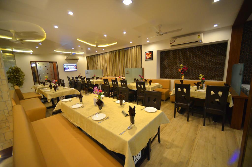 The Grand Imperial Hotel Morbi Kültér fotó